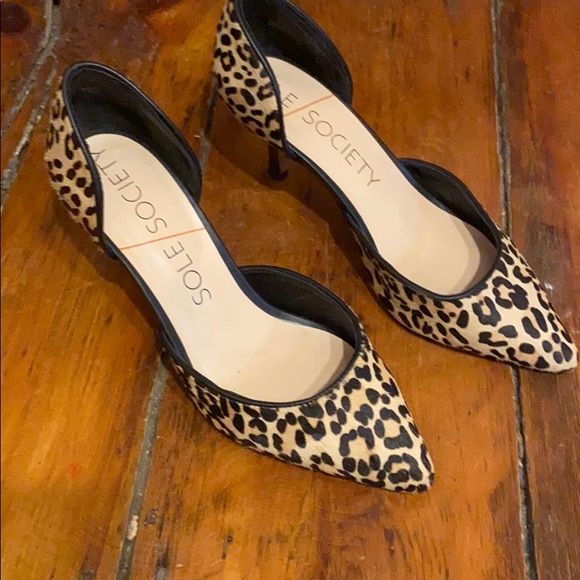 Some Society Animal Print Heels. - Picture 2 of 8